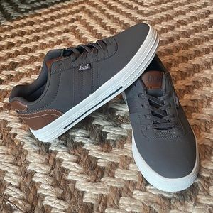 Boys Bass shoes, size US 2.5, never worn, grey material with leather, lace-ups